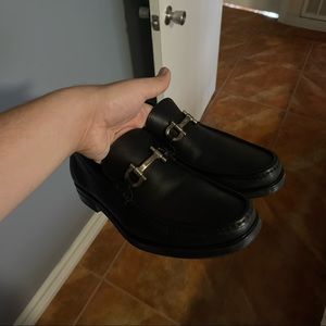 Like new Ferragamo dress shoes, size 9 mens